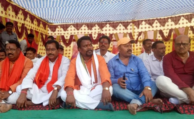 लोहरदगा : राम-भरत मिलाप की भव्य शोभायात्रा सौहार्दपूर्ण संपन्न