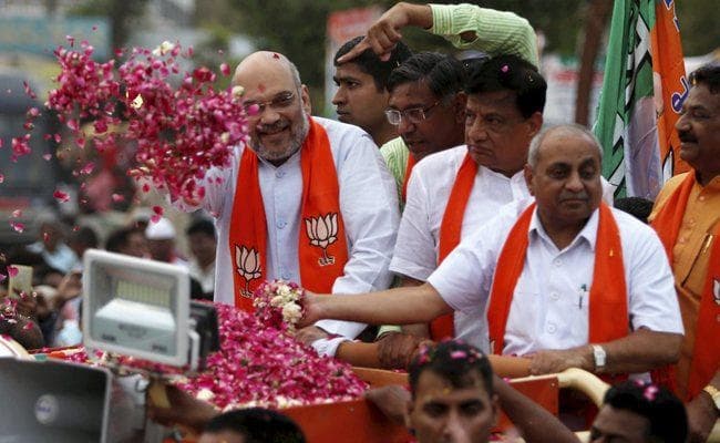 लोकसभा चुनाव : अमित शाह ने गांधीनगर के कलोल में किया रोडशो
