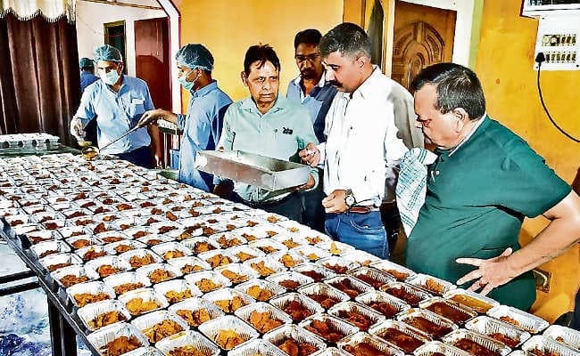 रांची : बिना लाइसेंस के चल रहा है राजधानी ट्रेन का बेस किचन