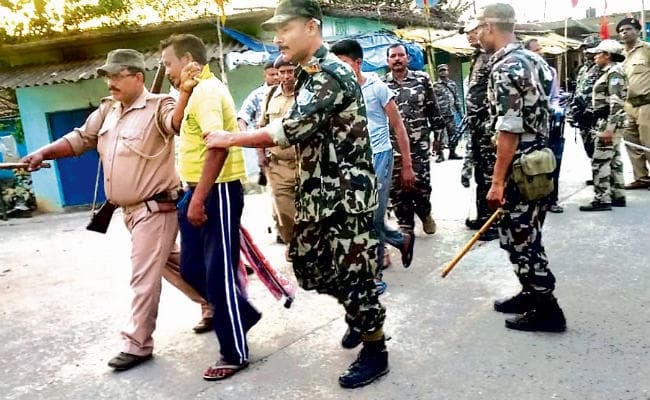 रांची : हुरहुरी की घटना को लेकर रातू के झखराटांड़, काठीटांड़ और चट्टी में प्रशासन सतर्क, दुकानें रही बंद, स्थिति नियंत्रण में
