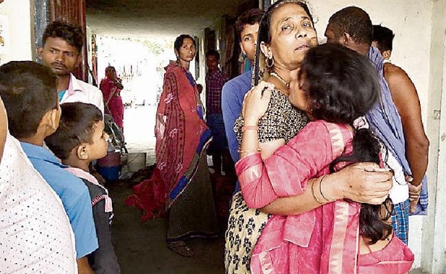 बेगूसराय : गैस सिलिंडर के रिसाव से लगी आग, पत्नी  की मौत, पति गंभीर