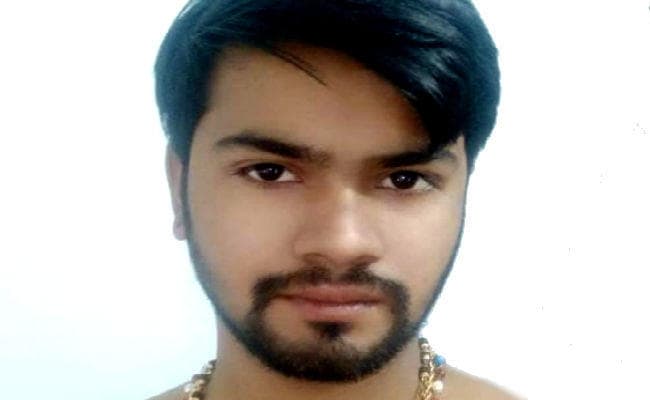 पटना पुलिस के लिए सिरदर्द बने कुख्यात उज्ज्वल ने कोर्ट खुलते ही किया आत्मसमर्पण