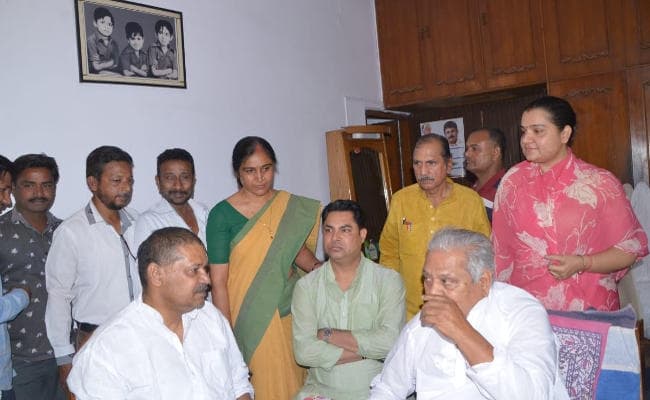 Lok Sabha Polls 2019 : समरेश का आशीर्वाद लेने बोकारो पहुंचे कांग्रेस नेता कीर्ति आजाद, पूर्व मंत्री ने कही यह बात, देखें Video