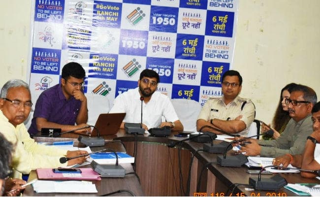 रांची : लोकसभा चुनाव की तैयारियों को लेकर बैठक, बूथ पर होगा सेल्फी का बैनर, वेबसाइट पर देख सकेंगे शपथ पत्र