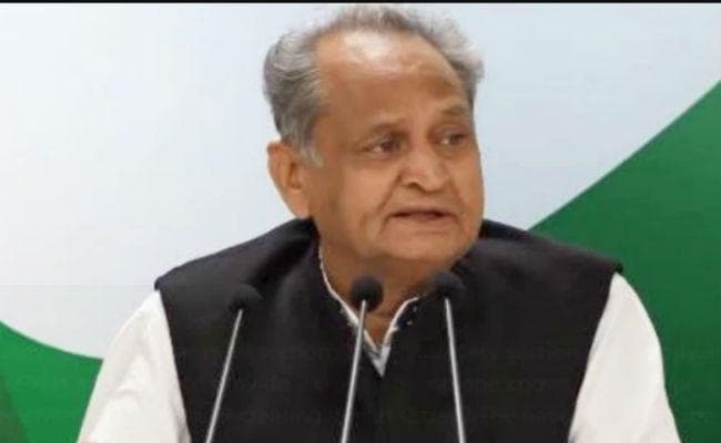 राजग सरकार की अनुभवहीनता के कारण सर्जिकल स्ट्राइक को उपलब्धि बताया जा रहा है : गहलोत