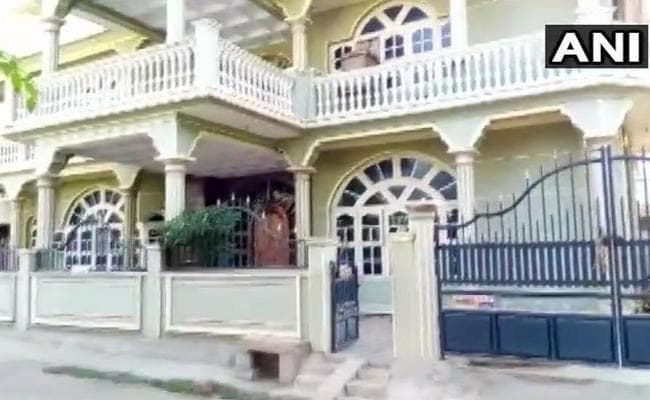 देवगौड़ा की पार्टी से जुड़े लोगों के ठिकानों पर आयकर की छापेमारी