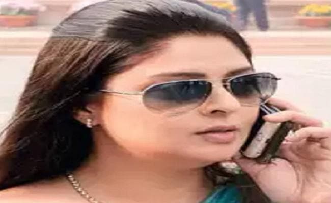 बॉलीवुड अभिनेत्री नगमा का बड़ा आरोप, कहा- समाज को बांटकर राजनीति करना चाहती है भाजपा