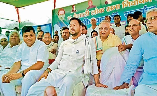 मुजफ्फरपुर, छपरा, मधुबनी व दरभंगा में बोले तेजस्वी, पीएम मोदी चौकीदार, तो बिहार की जनता थानेदार