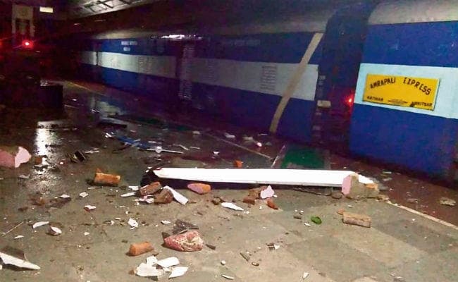 पश्चिमी विक्षोभ का असर, अभी कड़कती रहेगी बिजली, बिहार में आंधी-पानी और ओले से तबाही, तीन लोगों की हुई मौत