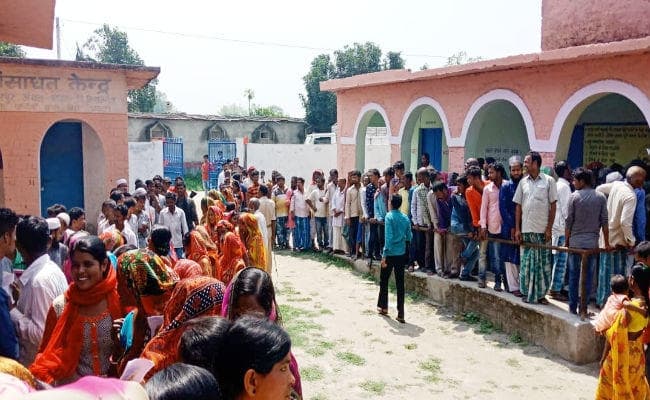 लोकसभा चुनाव : किशनगंज, कटिहार, पूर्णिया, भागलपुर और बांका में तेज धूप के बीच वोटिंग दनादन