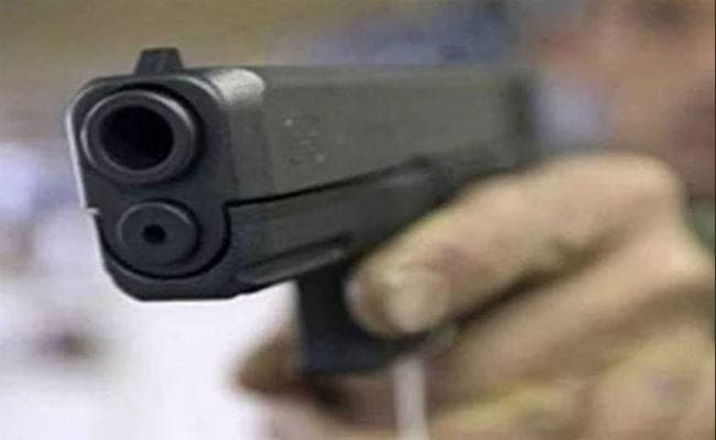 पाकिस्तान : बस से उतार कर 14 यात्रियों की गोली मारकर हत्या