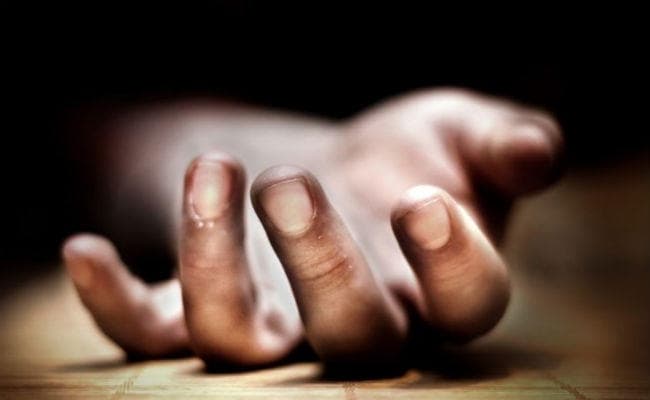 एमिटी यूनिवर्सिटी के हॉस्टल सुपरवाइजर ने आत्महत्या की