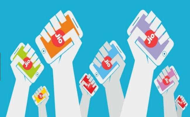 Reliance Jio का चौथी तिमाही शुद्ध मुनाफा 64 फीसदी बढ़कर 840 करोड़ रुपये
