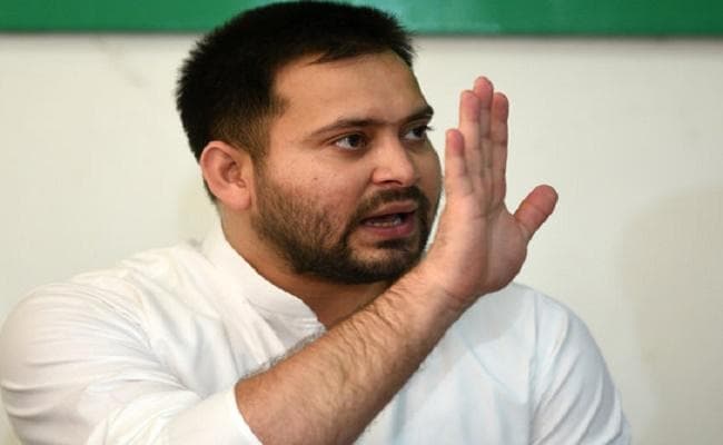 तेजस्वी का ट्वीट, नरेंद्र मोदी को कहा ''फेक ओबीसी’