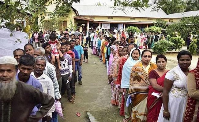 राज्य की तीन सीटों पर 76.31 फीसदी मतदान