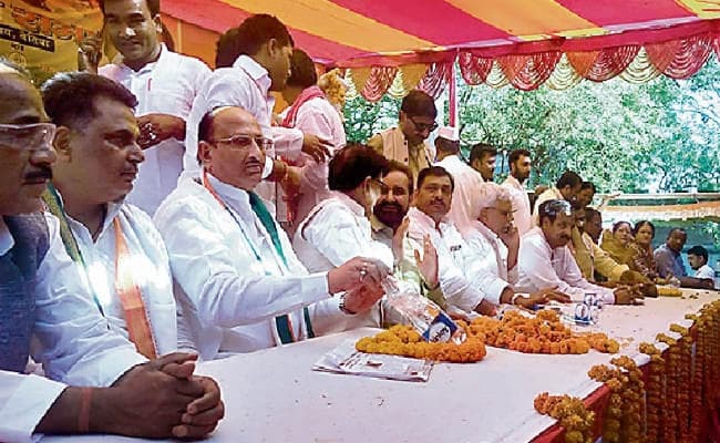 पश्चिमी चंपारण : जनता से वादा कर भूल जाते हैं पीएम नरेंद्र मोदी : शक्ति सिंह गोहिल