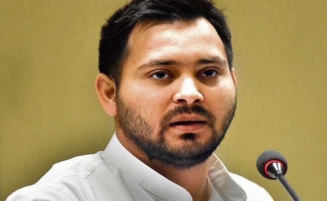 पटना : पीएम नरेंद्र मोदी नकली पिछड़े हैं : तेजस्वी