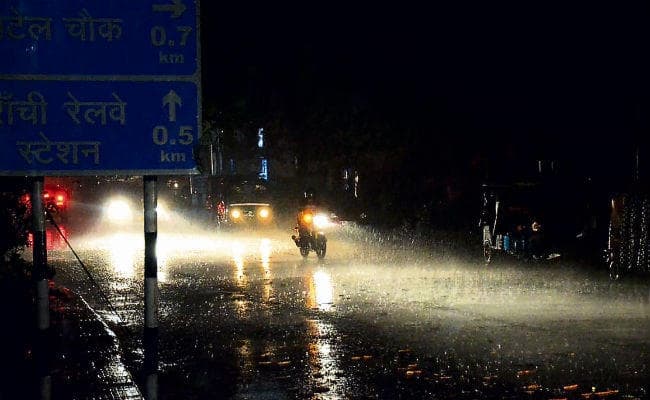 मौसम के बदले मिजाज ने दी रांचीवासियों को गर्मी से राहत, हुई झमाझम बारिश, चली 45 किमी की रफ्तार से हवा