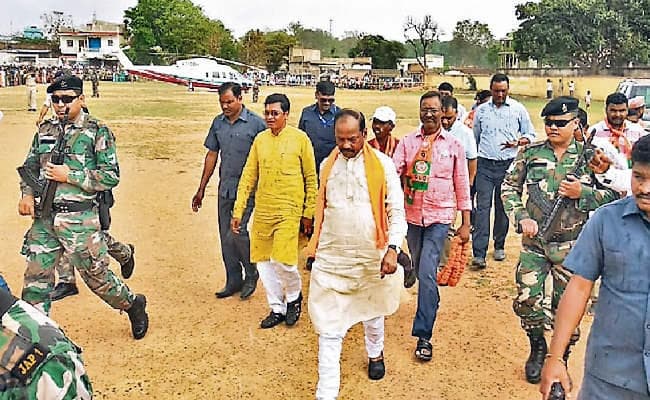 गुमला : राजद चारा खा गया, झामुमो ने कोयला और जमीन की चोरी की : सीएम