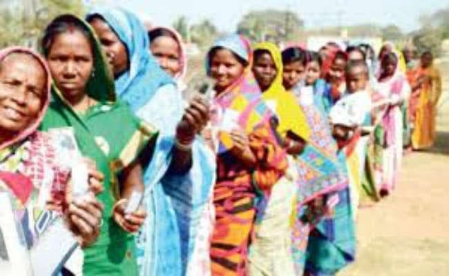 दूसरे चरण के चुनाव में महिलाओं ने डाले अधिक वोट