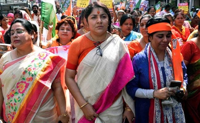 हुगली में भाजपा उम्मीदवार लॉकेट चटर्जी के घर में तोड़फोड़