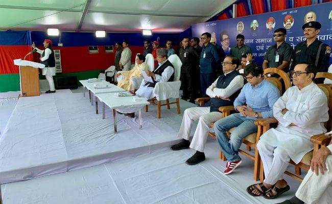 आजम खान के लिए वोट मांगने पहुंची मायावती कहा,भाजपा के हवा-हवाई वादे के फेर में ना पड़ें