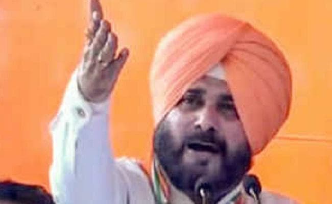 सिद्धू की बढ़ी मुश्किलें, EC ने जारी किया नोटिस, जवाब देने के लिए मिला 24 घंटे का वक्त