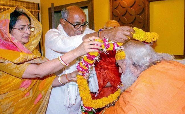 दिग्विजय सिंह का आरोप : ‘हिन्दू आतंकवाद” कहने वाले व्यक्ति को भाजपा ने बनाया केन्द्रीय मंत्री