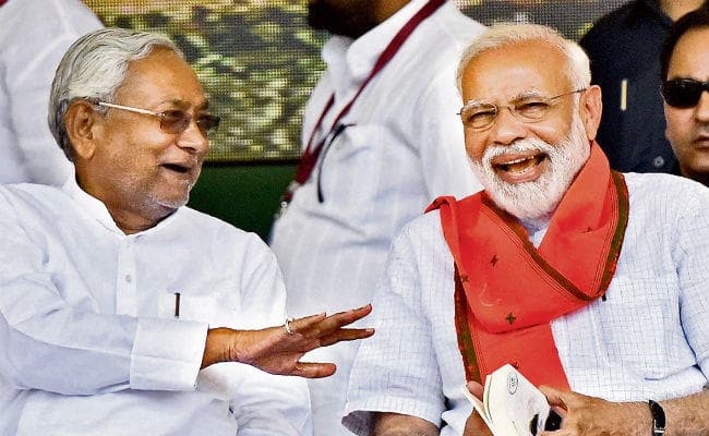 फारबिसगंज में पीएम ने कांग्रेस पर साधा निशाना, कहा, एक तरफ वोटभक्ति, दूसरी ओर देशभक्ति की राजनीति