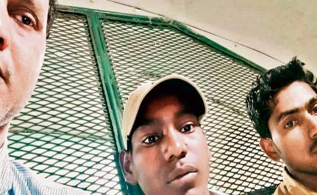 पूर्वा एक्सप्रेस हादसे के शिकार की आपबीती, खट-खट की आवाज आयी व गिट्टी पर दौड़ने लगी ट्रेन