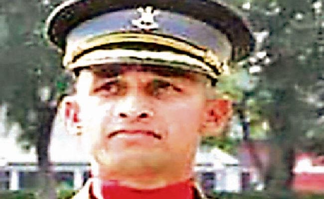 मेदिनीनगर : दो साथियों को बचाने में पलामू के लेफ्टिनेंट अनुराग की मौत