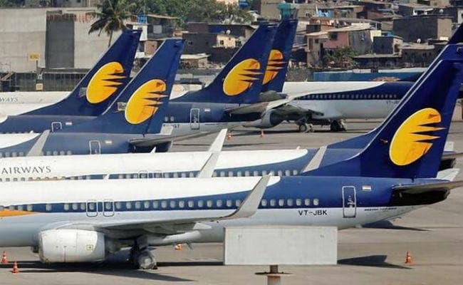 जेट एयरवेज के बोइंग 737 विमानों को पट्टे पर लेने का विचार बना रही है एयर इंडिया एक्सप्रेस