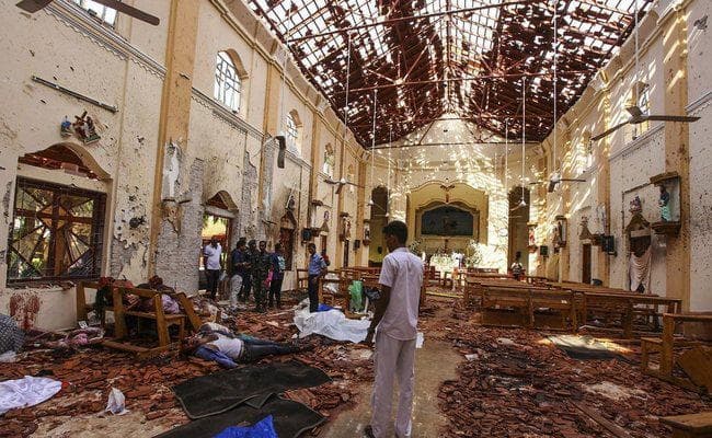 एक दशक की शांति के बाद सीरियल ब्लास्ट से दहला श्रीलंका, 215 लोगों की मौत; 500 घायल