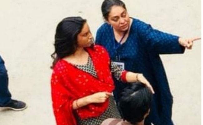 दीपिका पादुकोण ने विक्रांत मेसी को किया किस, VIDEO