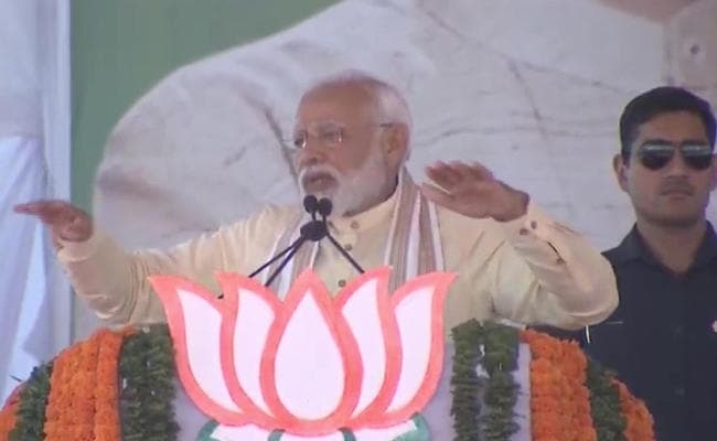 नंदूरबार में Modi : देश पर जान न्योछावर करने वाले सेना के जवानों का अपमान कर रहे हैं कांग्रेस और उसके साथी