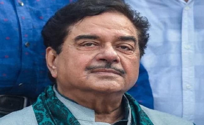 शत्रुघ्न सिन्हा की पटना साहिब सीट से उम्मीदवारी के विरोध में पार्टी कार्यकर्ताओं का पटना में हंगामा, नारेबाजी