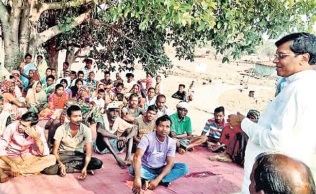 लोहरदगा संसदीय सीट : ग्रामीणों की सुनते हैं, मोदी की सुनाते हुए बढ़ता जाता है सुदर्शन का काफिला