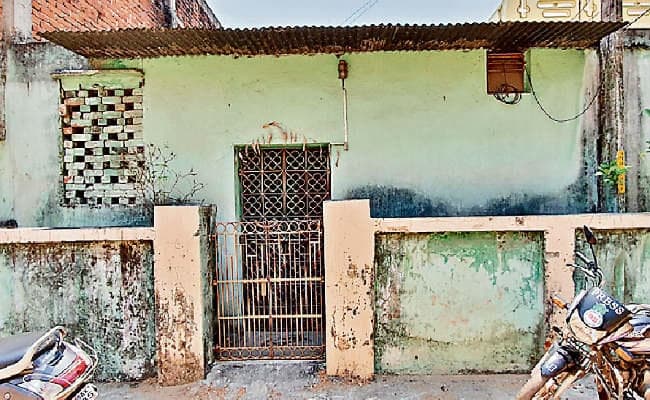 जमशेदपुर : छूट गयी थी नौकरी, तंगी और तनाव के कारण इंजीनियर ने पत्नी व दो बच्चों की हत्या कर दी!