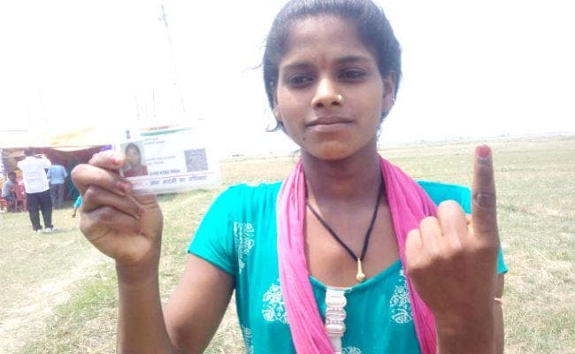 लोकसभा चुनाव : सुपौल लोकसभा क्षेत्र में बारिश ने डाला खलल, दिन चढ़ने के साथ बढ़ती गयी मतदाताओं की कतार