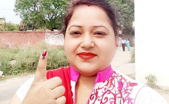 लोकसभा चुनाव : मधेपुरा लोकसभा क्षेत्र में इवीएम में गड़बड़ी से कुछ जगहों पर मतदान प्रभावित