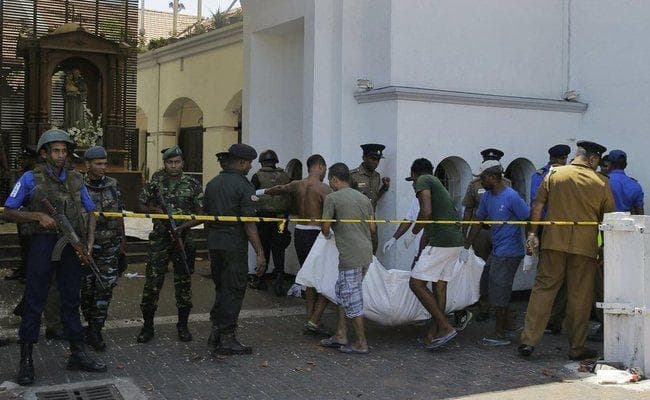 #SriLankaBlast : आतंकी संगठन ISIS ने ली जिम्मेदारी, मृतकों की संख्या 321 पहुंची