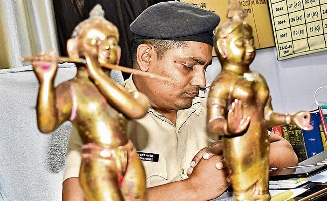 नालंदा : एक करोड़ की मूर्तियां बरामद, तीन गिरफ्तार