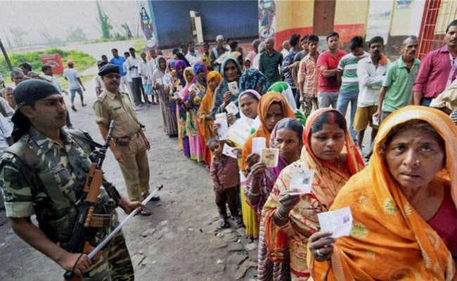 छिटपुट घटनाओं के बीच जिले में शांतिपूर्ण रहा मतदान, पड़े 62 प्रतिशत वोट : डीएम