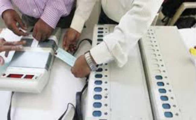 300 इवीएम किये गये सील