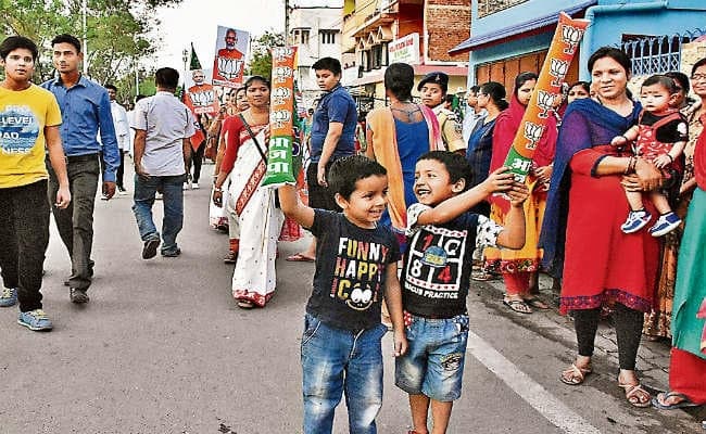 प्रधानमंत्री मोदी रांची में : ...और छोटे-छोटे बच्चे भी लगा रहे थे मोदी मोदी... के नारे