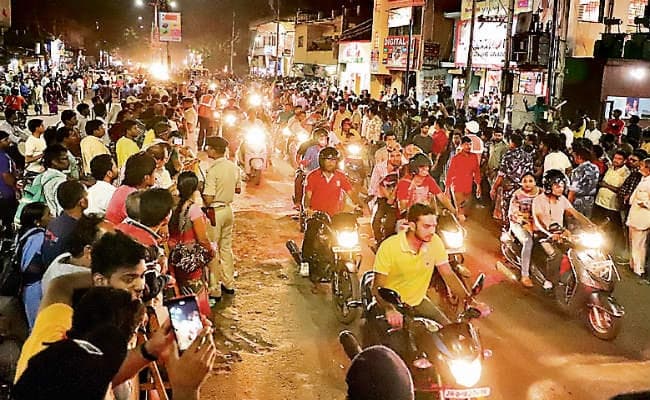 रांची किशोरगंज चौक: पीएम को देख लगने लगे मोदी-मोदी के नारे