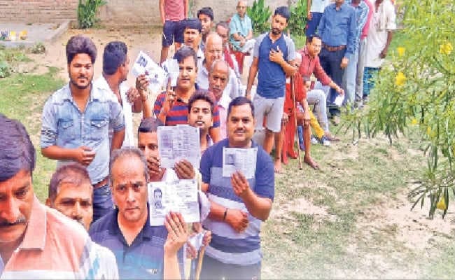 नक्सलियों के गढ़ में बम नहीं, बरसे वोट