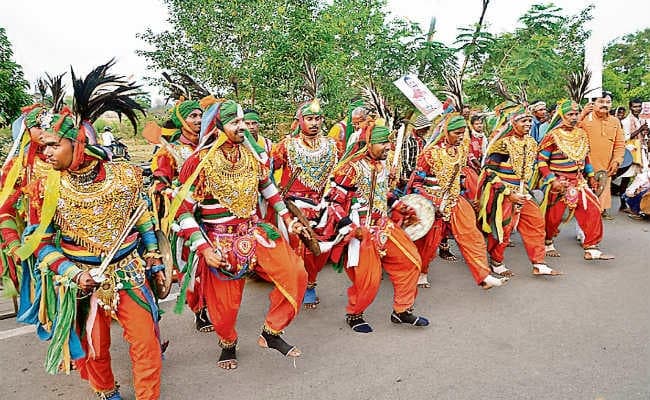रांची एयरपोर्ट रोड : डारेन-डारेन रे आये गेले मोदी...