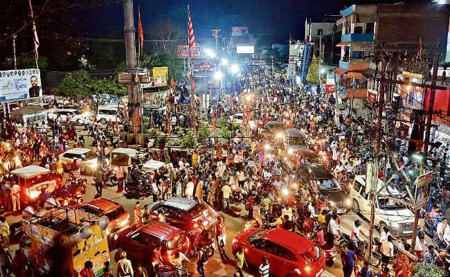 रांची डिबडीह पुल : मोदी को करीब देख उत्साहित थे लोग