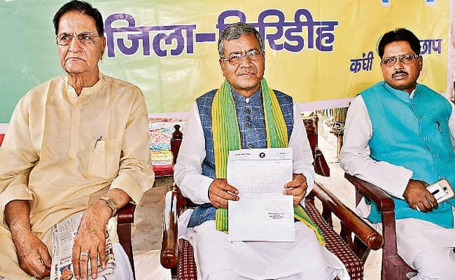 जेवीएम प्रत्याशियों को बैठाने के लिए 48 घंटे का अल्टीमेटम, नक्सलियों ने भेजा बाबूलाल मरांडी को उड़ाने का धमकी भरा लेटर